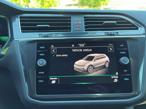 Used 2022 Volkswagen Tiguan SE R-Line FWD image 29