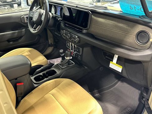 New 2026 Jeep Gladiator Willys AWD/4WD image 32