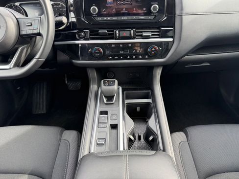 Used 2025 Nissan Pathfinder SV image 43