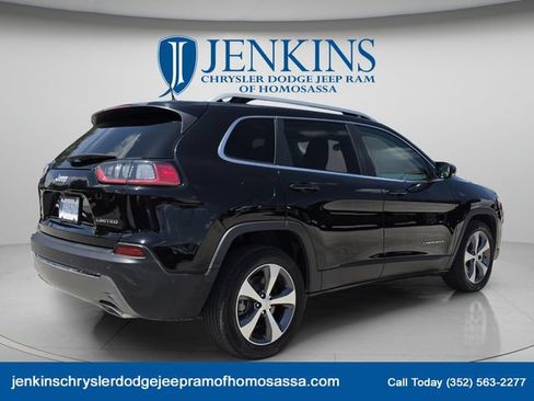 Used 2021 Jeep Cherokee Limited w/ Elite Package FWD image 4