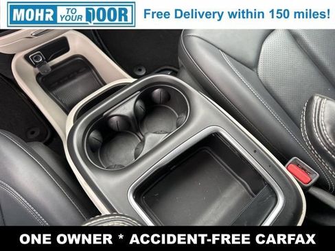 Used 2024 Chrysler Pacifica Touring-L image 20