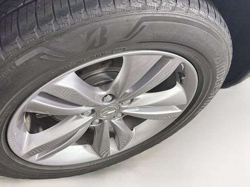 Used 2023 Acura MDX SH-AWD image 11