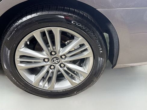 Used 2015 Toyota Camry SE FWD image 9