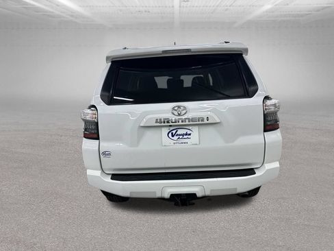 Used 2022 Toyota 4Runner SR5 Premium w/ Moonroof Package AWD/4WD image 10