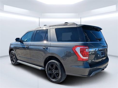 Used 2021 Ford Expedition XLT image 5