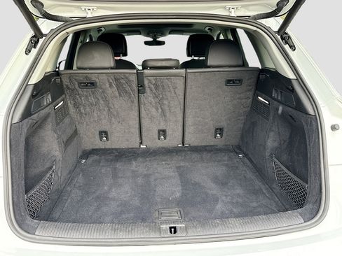 Used 2021 Audi Q5 Premium Plus w/ Premium Plus Package image 3