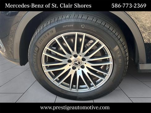 Used 2024 Mercedes-Benz GLC 300 4MATIC image 11