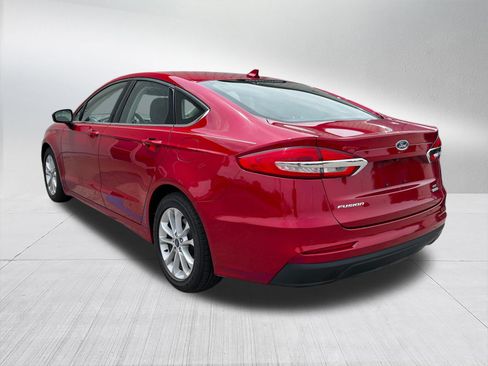 Used 2020 Ford Fusion SE FWD image 6