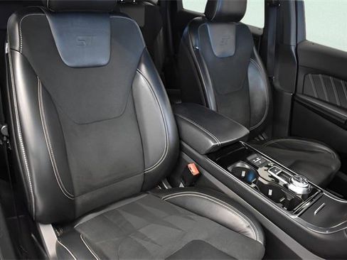 Used 2019 Ford Edge ST w/ Equipment Group 401A image 9