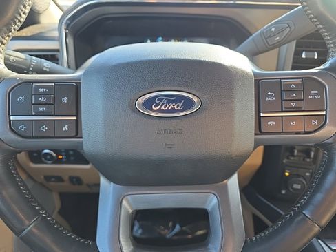 Used 2023 Ford F250 Lariat w/ Chrome Package image 24