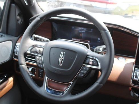 Used 2023 Lincoln Navigator Reserve RWD image 10