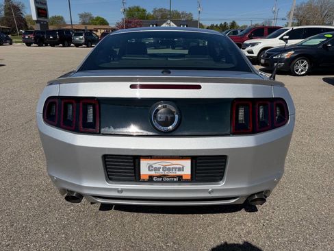 Used 2013 Ford Mustang GT Premium w/ Security Pkg RWD image 4
