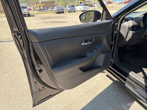 Used 2025 Nissan Sentra SV image 5