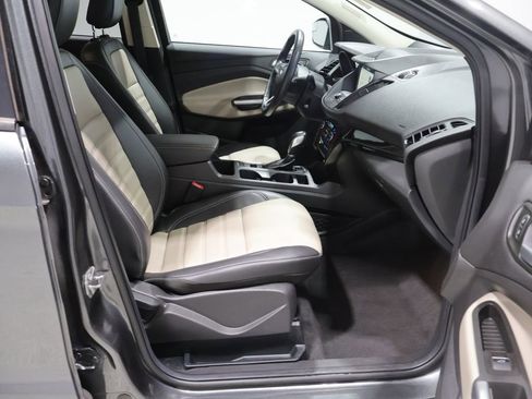 Used 2019 Ford Escape SEL w/ SEL Sport Appearance Package AWD/4WD image 22