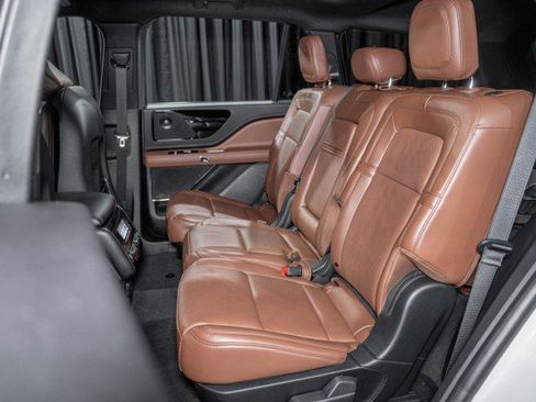 Used 2023 Lincoln Aviator Reserve w/ Elements Package Plus image 12