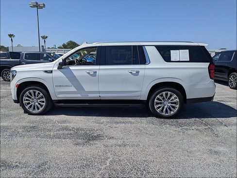 Used 2024 GMC Yukon XL Denali AWD/4WD image 4
