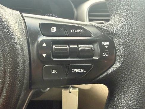 Used 2017 Kia Sorento LX FWD image 16