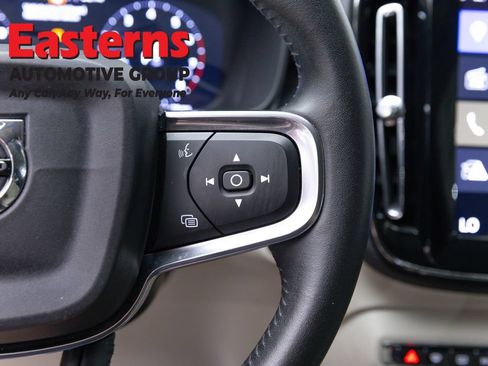 Used 2019 Volvo XC40 T5 Momentum AWD/4WD image 15