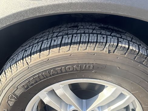 Used 2023 Ford Explorer XLT image 11