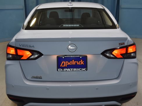 New 2025 Nissan Versa SR w/ Trunk Package image 21