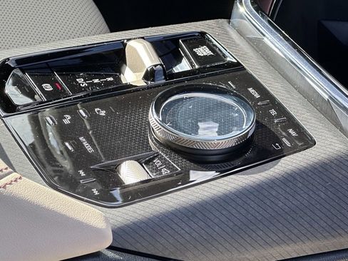 Used 2025 BMW X3 xDrive30i w/ Premium Package image 9