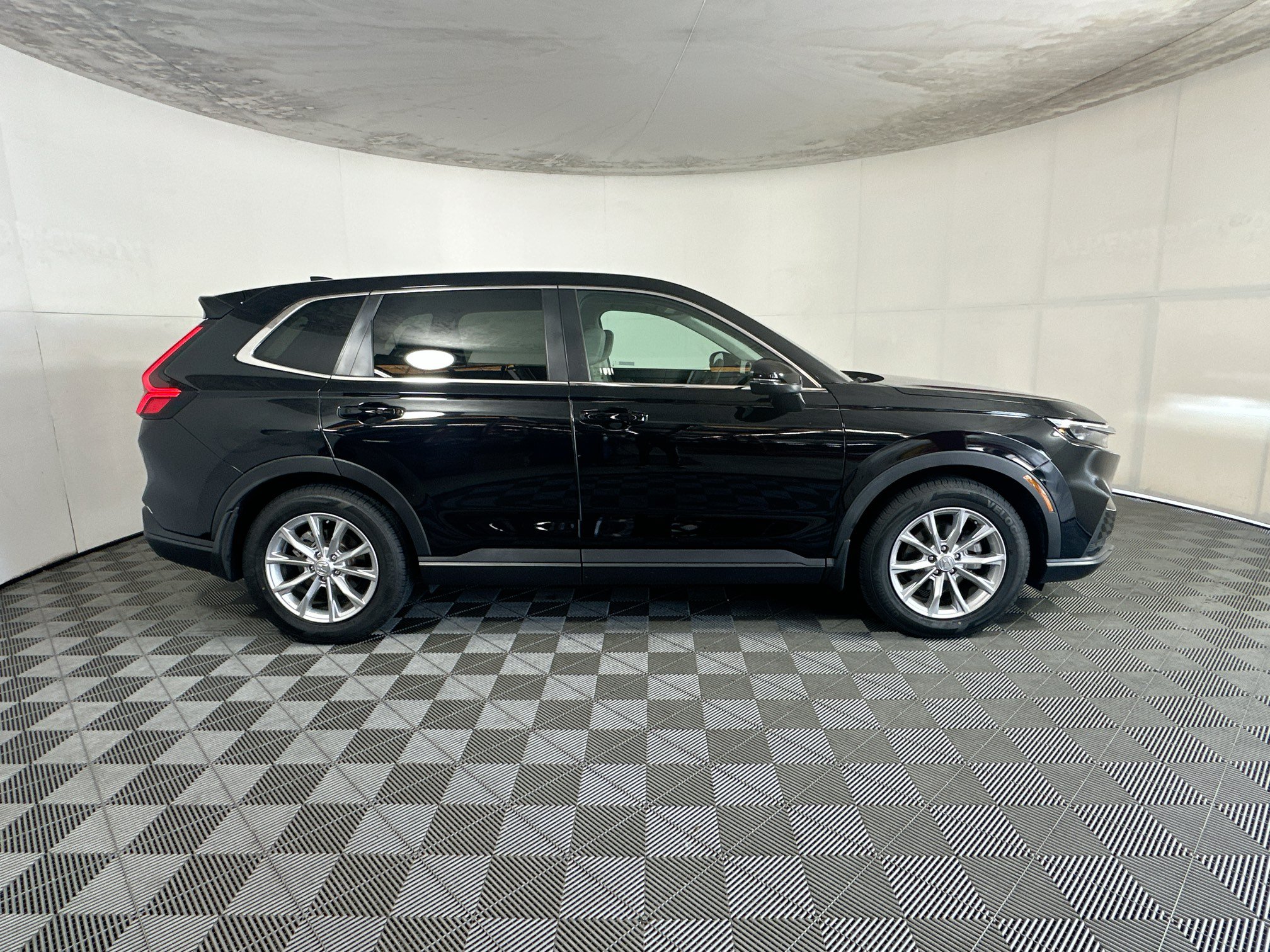 Used 2023 Honda CR-V EX-L image 2