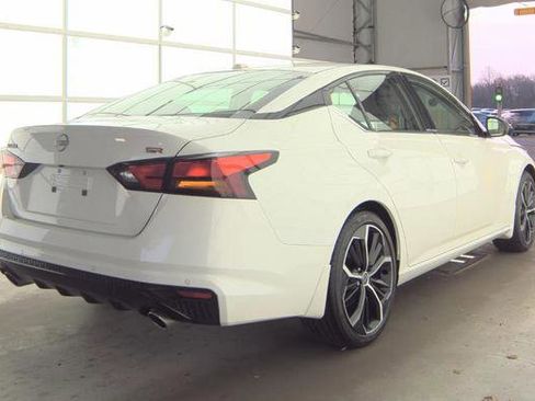 Used 2025 Nissan Altima 2.5 SR image 5