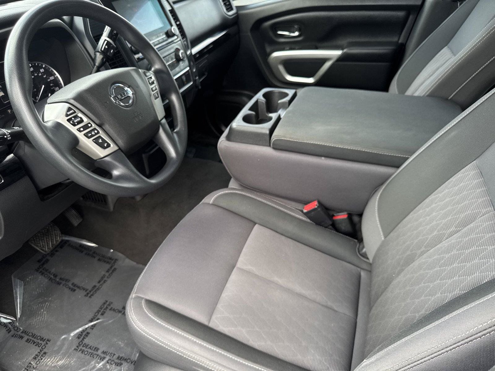 Used 2022 Nissan Titan SV RWD image 9
