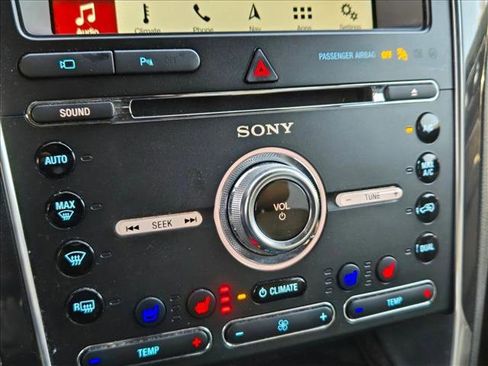 Used 2018 Ford Explorer Limited image 18