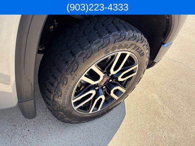 Used 2023 GMC Sierra 1500 AT4 w/ Technology Package AWD/4WD image 17