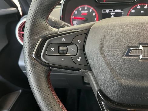 Used 2024 Chevrolet Trax RS FWD image 6