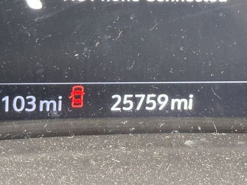 Used 2023 Buick Envision Essence image 8