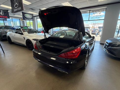 Used 2017 Mercedes-Benz SL 550 image 36