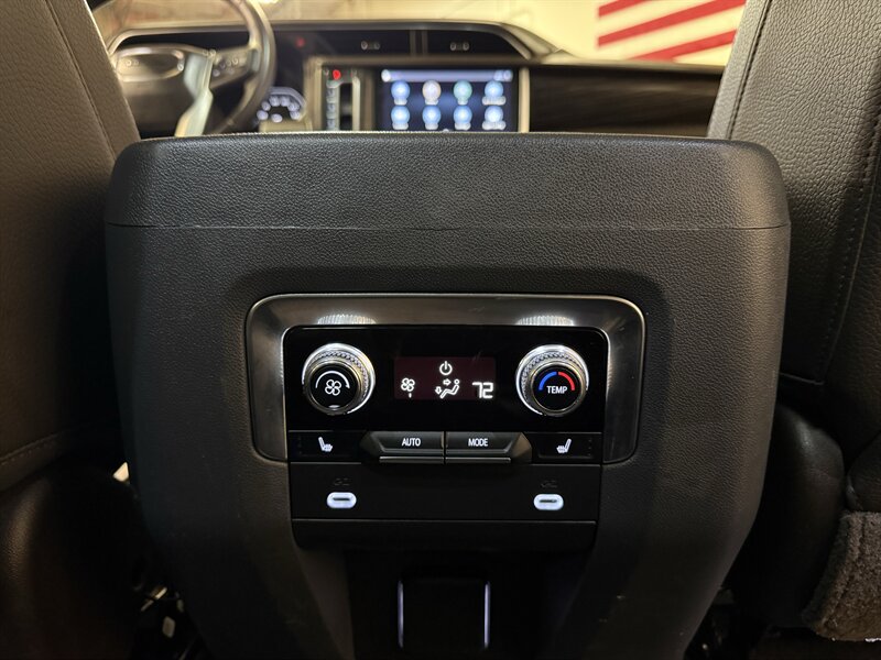 Used 2021 GMC Yukon Denali w/ Denali Premium Package AWD/4WD image 36