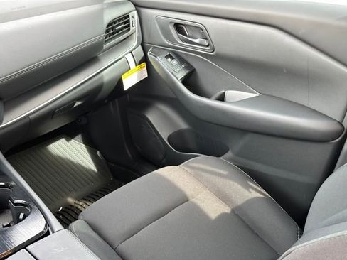 Used 2026 Nissan Rogue S image 26