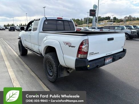 Used 2011 Toyota Tacoma 4x4 Access Cab V6 w/ TRD Sport Pkg image 6