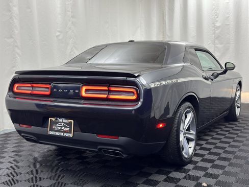 Used 2017 Dodge Challenger R/T RWD image 9