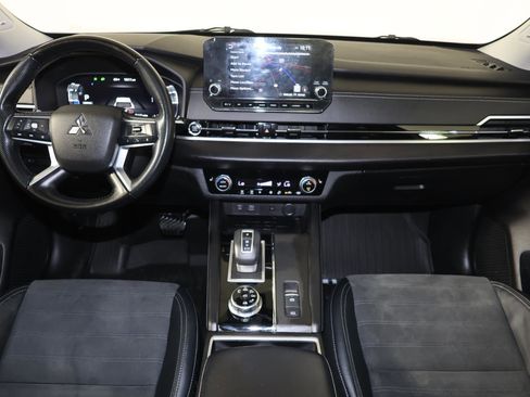 Used 2022 Mitsubishi Outlander SE AWD/4WD image 9