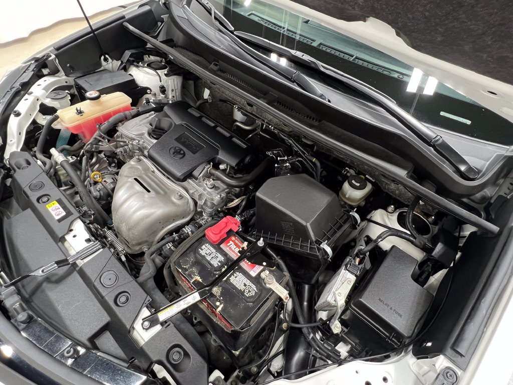 Used 2018 Toyota RAV4 SE w/ Power Extra Value Package AWD/4WD image 28