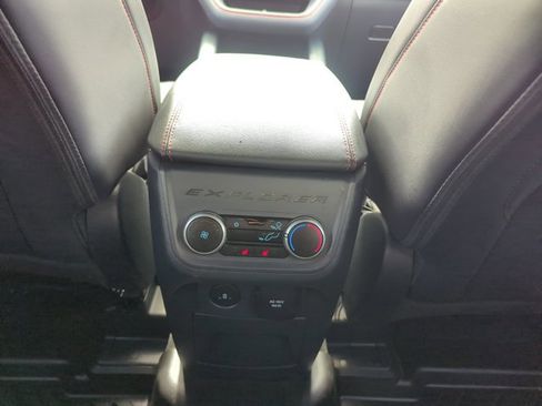 Used 2025 Ford Explorer ST-Line w/ Premium Package RWD image 16