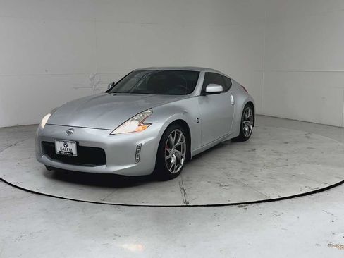 Used 2013 Nissan 370Z Touring w/ Sport Pkg RWD image 6