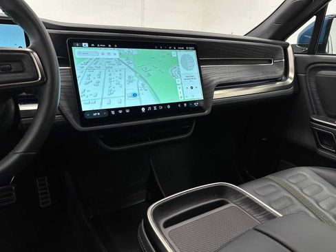 Used 2024 Rivian R1S Adventure image 30