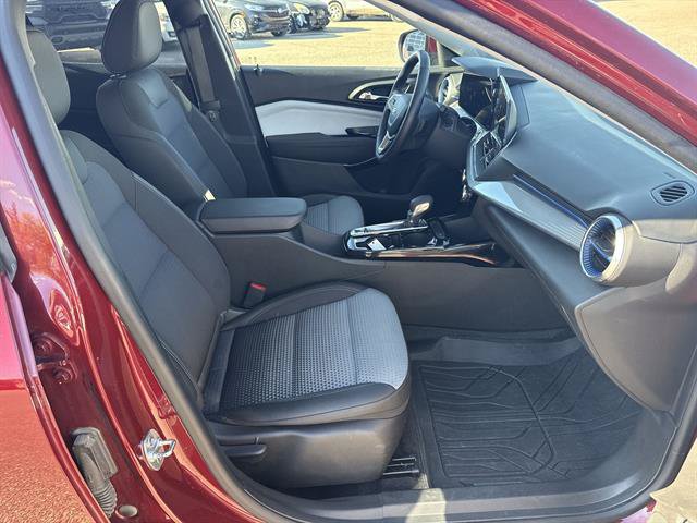 Certified 2024 Chevrolet Trax LT w/ Driver Confidence Package FWD image 22