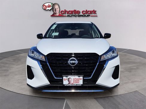 New 2025 Nissan Kicks Play S image 9