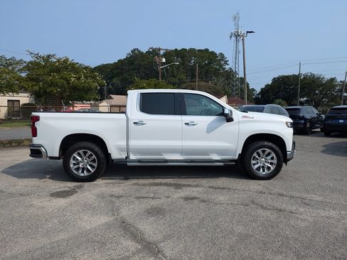 Used 2020 Chevrolet Silverado 1500 LTZ w/ LTZ Premium Package AWD/4WD image 3
