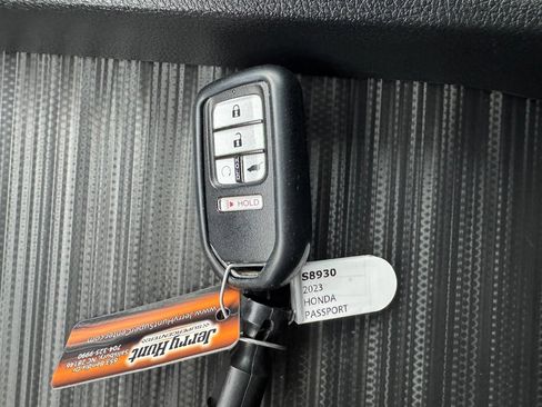Used 2023 Honda Passport EX-L image 3