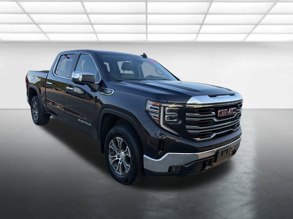 Used 2025 GMC Sierra 1500 SLT AWD/4WD image 1
