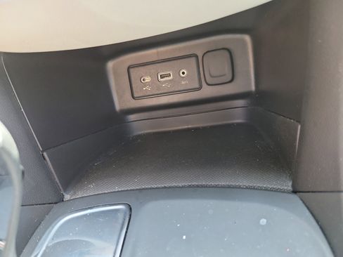 Used 2023 Chevrolet Equinox LS w/ LS Convenience Package FWD image 27