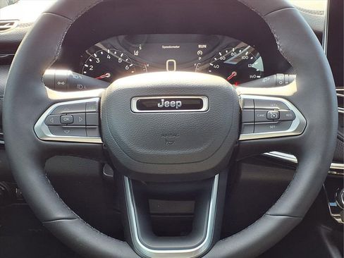 New 2026 Jeep Compass Latitude image 19