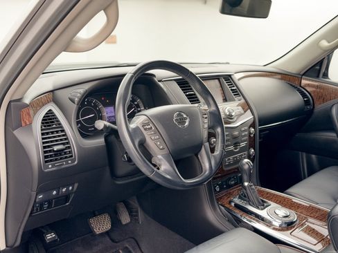 Used 2019 Nissan Armada Platinum w/ Captain's Chairs Package RWD image 4